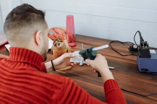 Mastering Wood Adhesives: How to Pick the Perfect Glue for Projects
